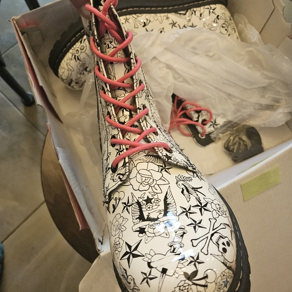 Torrid Betsey Johnson boots - Picture 2 of 5